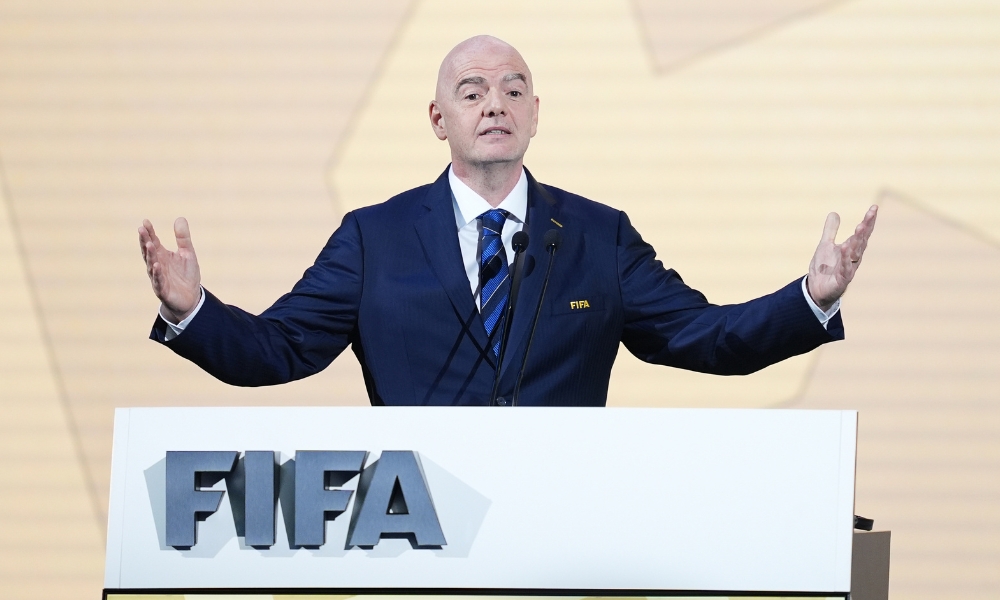 不应该是先买后腰吗？利物浦有望在近日官宣马马尔达什维利的加盟.